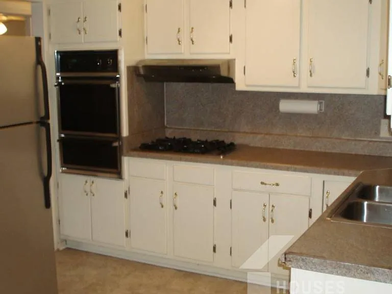 27 Flower Dr — Photo 6