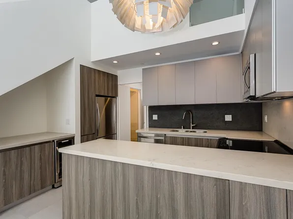 900 Wilshire Blvd, Santa Monica, CA