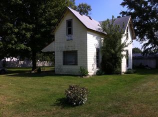 305 W 8th St, Burlington, IN 46915