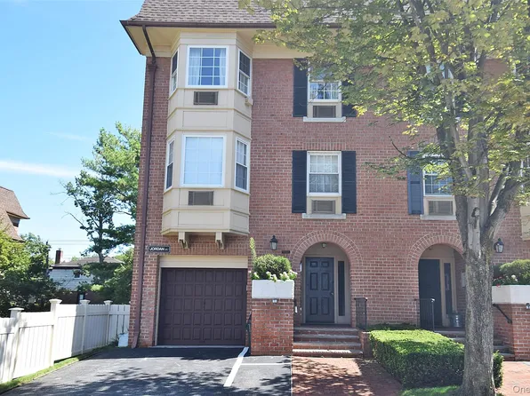 15-01 Jordan Court #104 U, Bayside, NY 11360