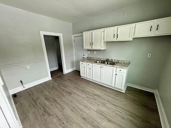 3rd image of 9215 Yale Ave #9215