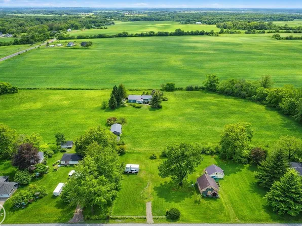 10151 Canada Rd, Birch Run, MI 48415