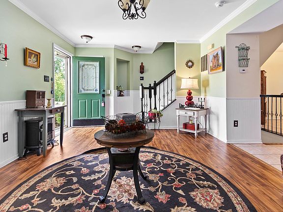2nd image of 114 Pine Knoll Cir #114