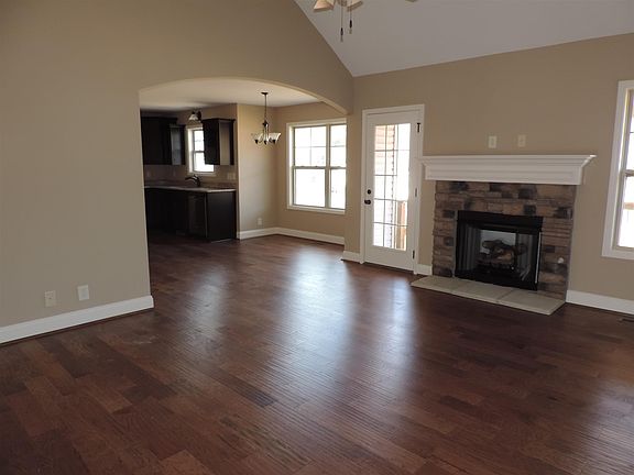 3rd image of 572 Summerhaven Lot 2