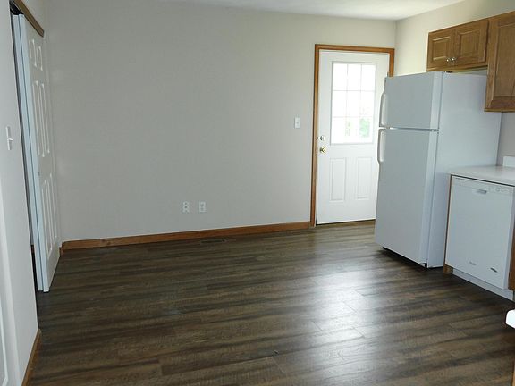 3rd image of 133 Autumn Pine Dr