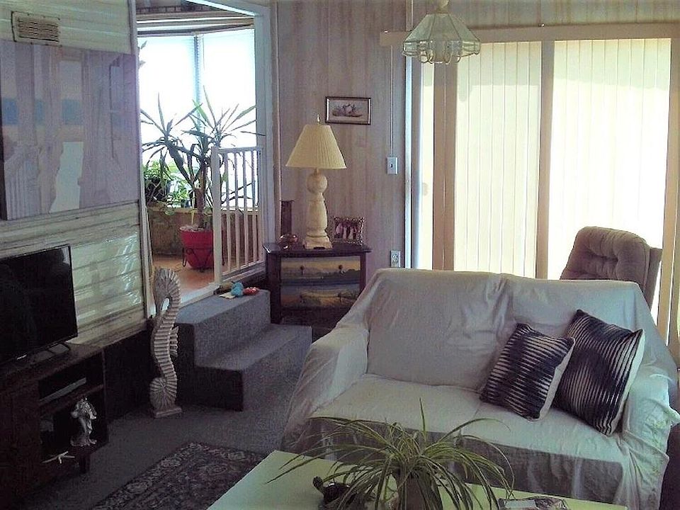 1st image of 9207 Bolton Ave #198