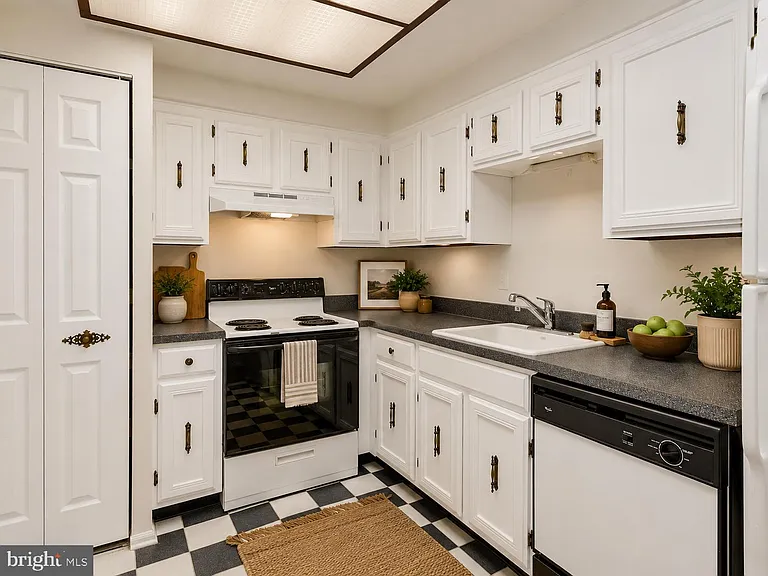 7680 Tremayne Pl #205 — Photo 4