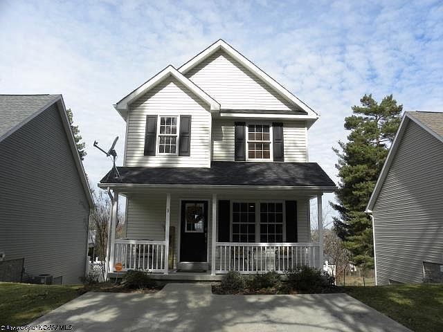 1st image of 3 Lafollette Dr
