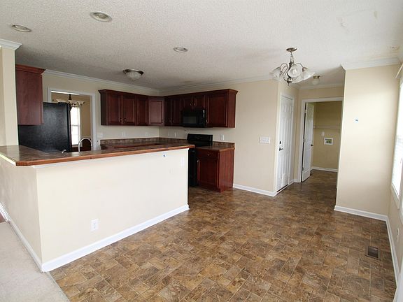 4th image of 425 Winding Bluff Way