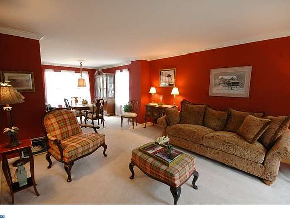 3rd image of 36 Canterbury Dr