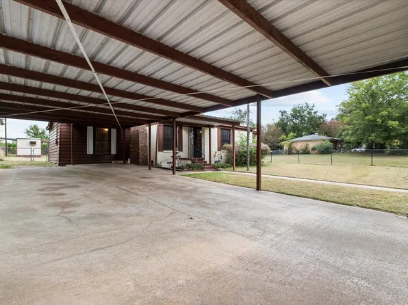 1917 Woodlawn St, Tyler, TX 75702