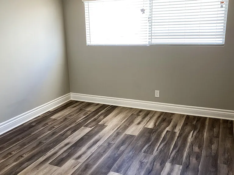 Lunada Bay Apartments — Photo 18