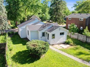 25 Fairfax Rd, Fox Lake, IL 60020