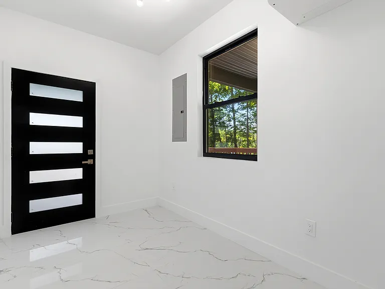 548 Lakes Rd — Photo 14