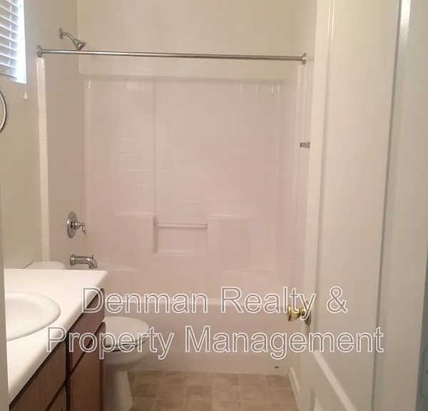 3914 S 52nd Ln — Photo 8