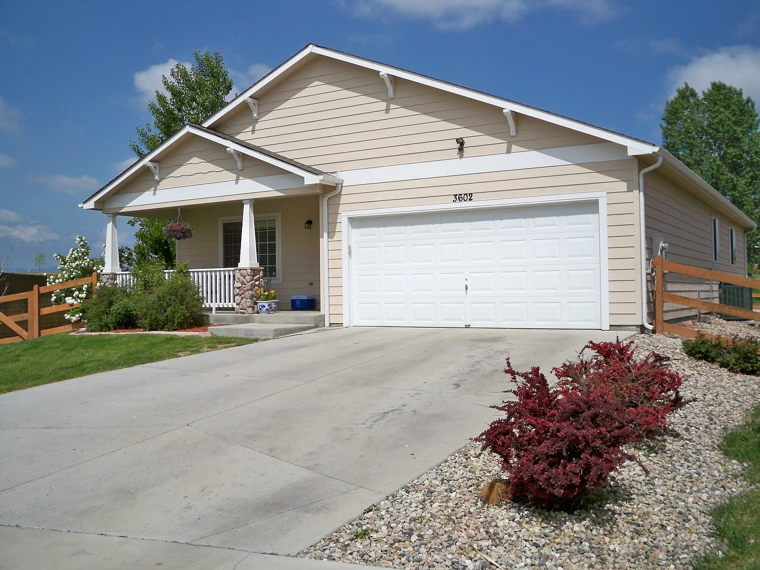 3 bed, 1.5 bath, 1490 sqft, $2,500 — Photo 1