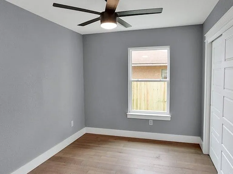 618 E Evergreen St — Photo 9
