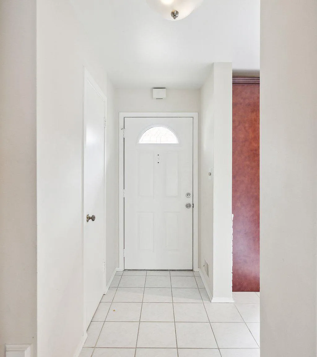Treebrooke Condo — Photo 3