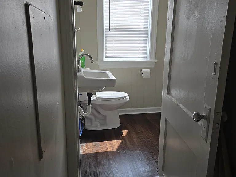 1137 N Main St #2 — Photo 8