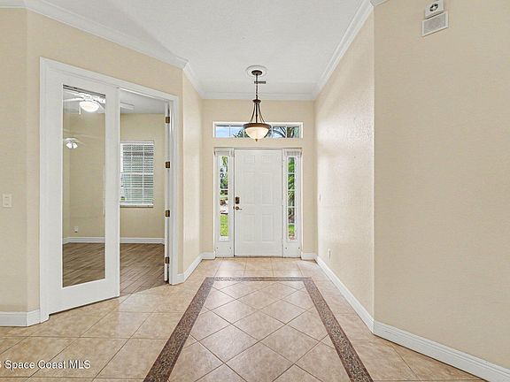 2nd image of 1082 Eleuthera Dr NE