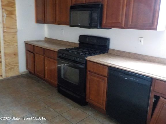 2nd image of 222A Granite Ave