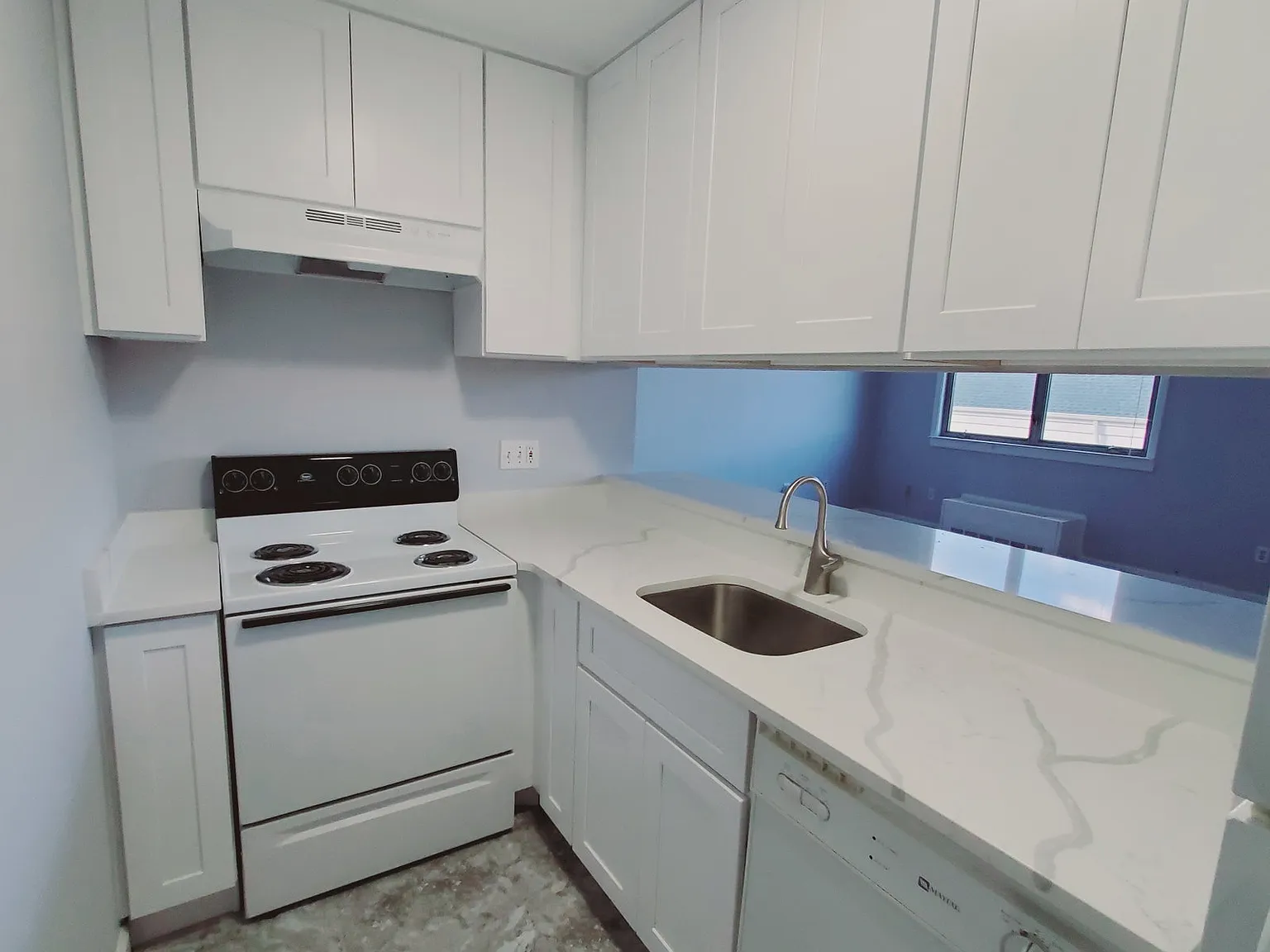 Studio, 1.0 bath, 450 sqft, $1,800 — Photo 3