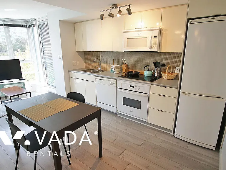 233 Robson St #609 — Photo 2