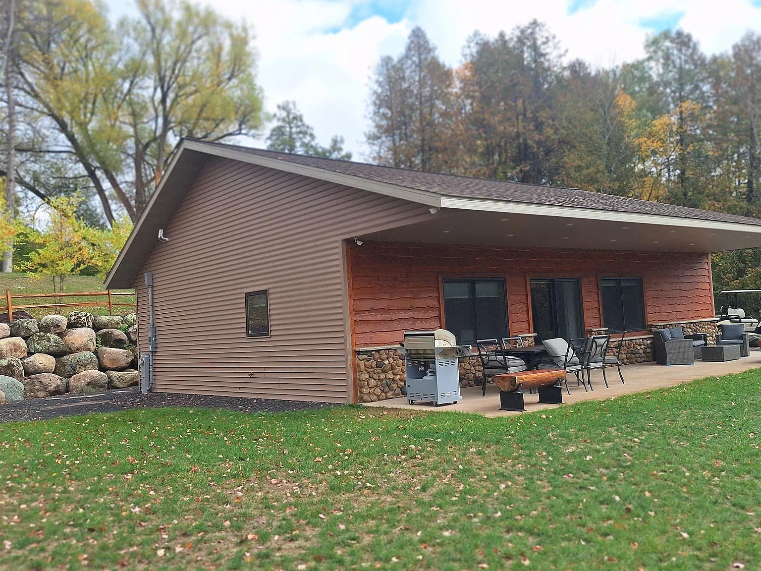 2 bed, 2.0 bath, 1260 sqft, $2,000 — Photo 2