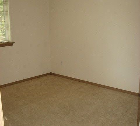 4th image of 239 Norpoint Way NE