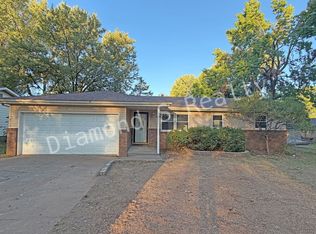 2737 S Weaver Ave, Springfield, MO 65807