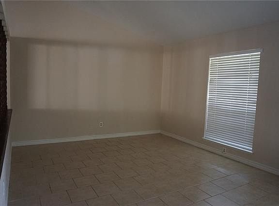 2nd image of 3306 Flagstone Dr