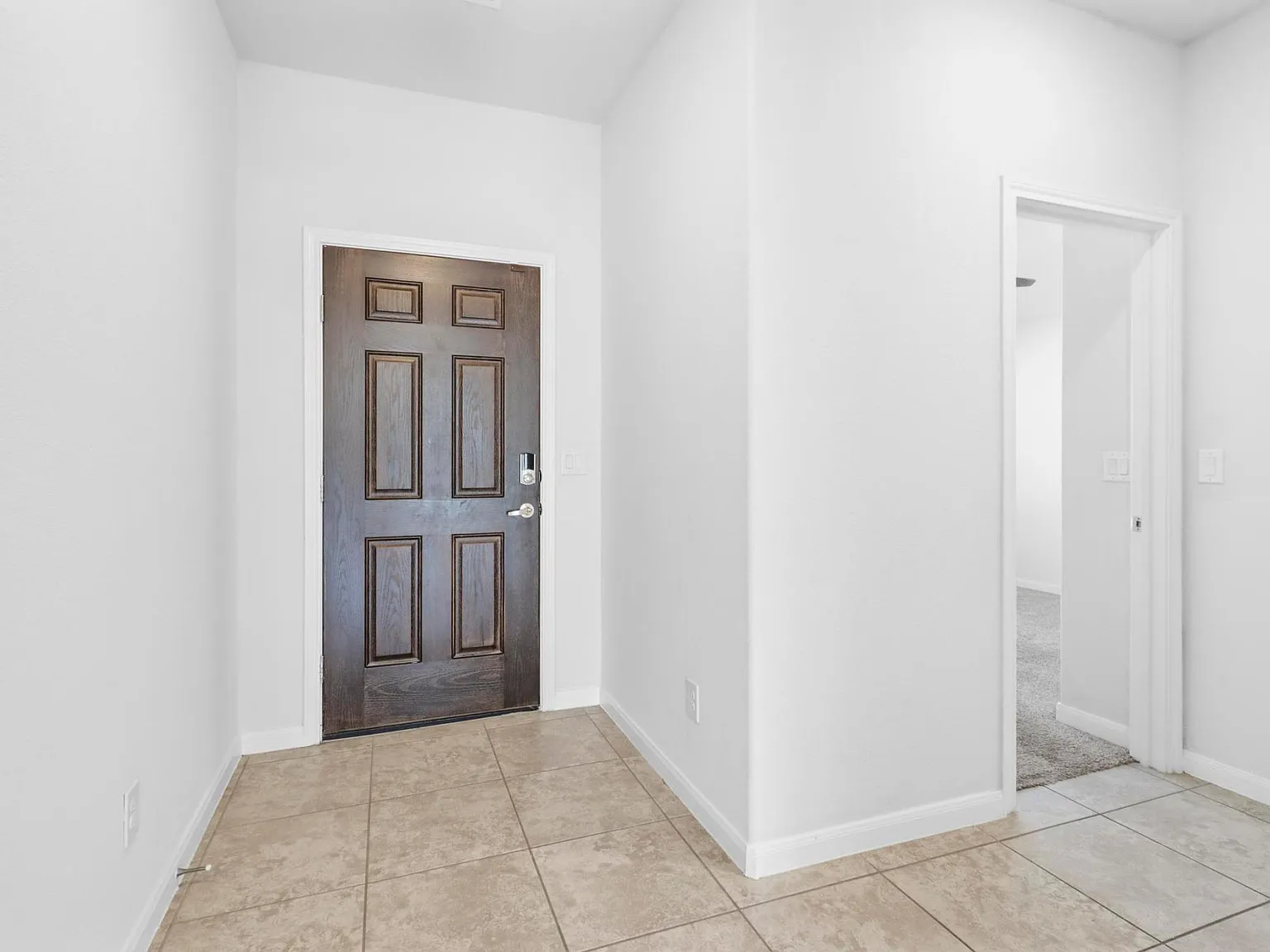 3 bed, 1555 sqft, $2,000 — Photo 3