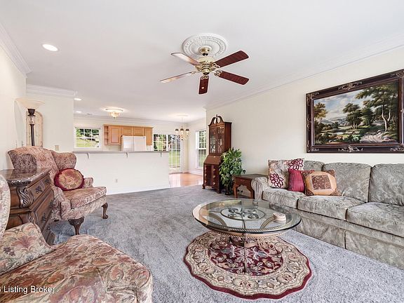 5th image of 6015 Wooded Creek Dr Unit 102