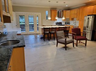 7000 Burris St, Burnaby, BC V5E 1Z1