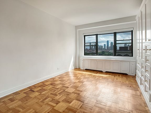 4th image of 20 Beekman Pl APT 10B