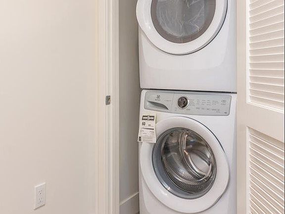 In Unit Washer Dryer