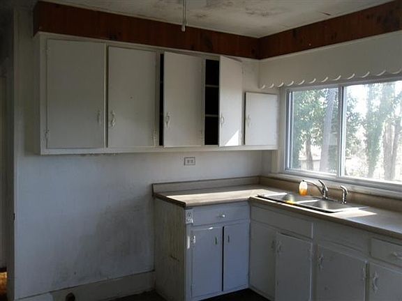 5th image of 905 W Morris St