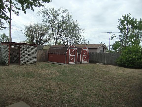 3rd image of 1720 Evergreen St