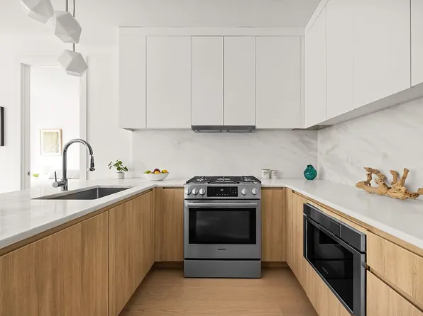 184 Hawthorne St #4B, Brooklyn, NY 11225