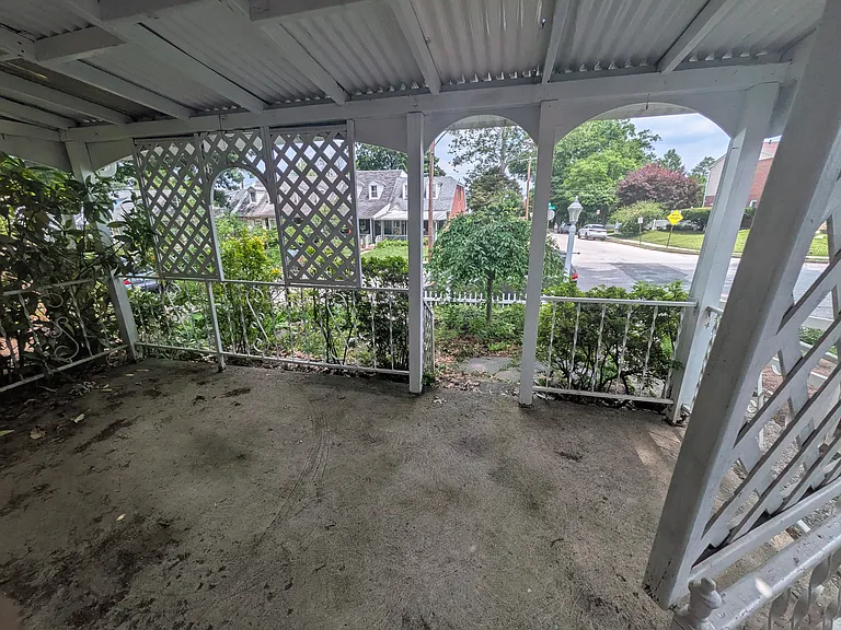 902 Woodlawn Ave — Photo 9