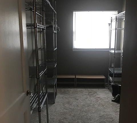 Walk in closet/office/extra room