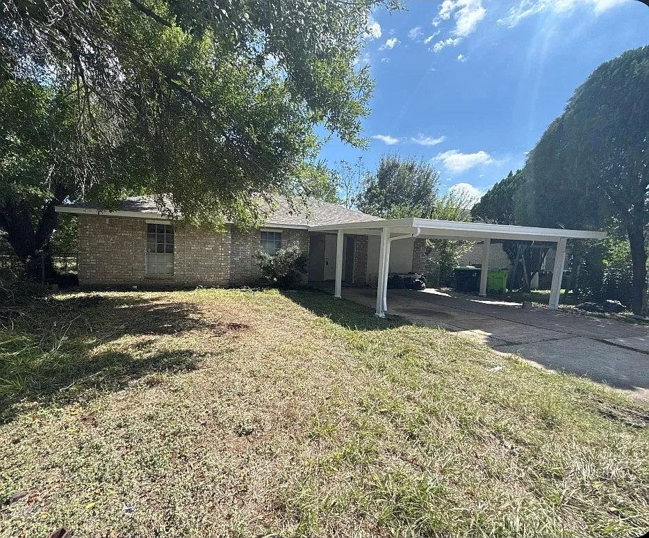 3 bed, 1161 sqft, $1,775 — Photo 1