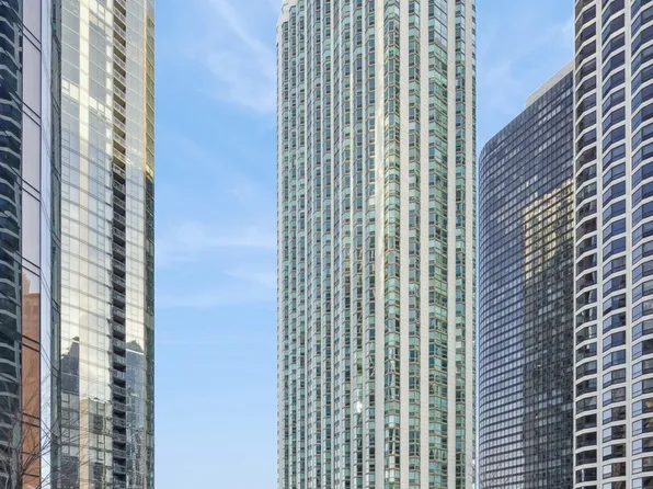 195 N Harbor Dr APT 3009, Chicago, IL 60601