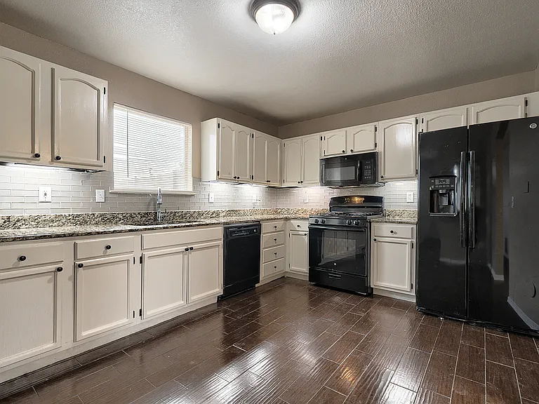 11571 Plautus Ct — Photo 17