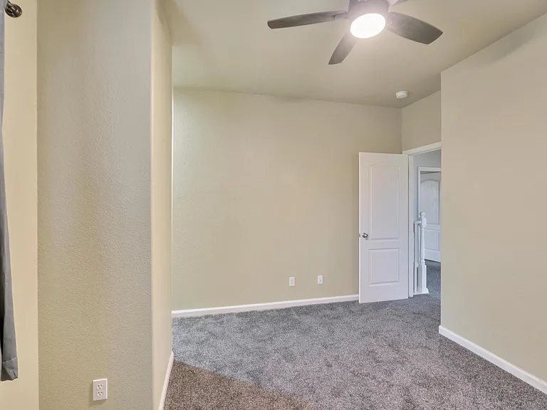 1061 Vermont Ave — Photo 19