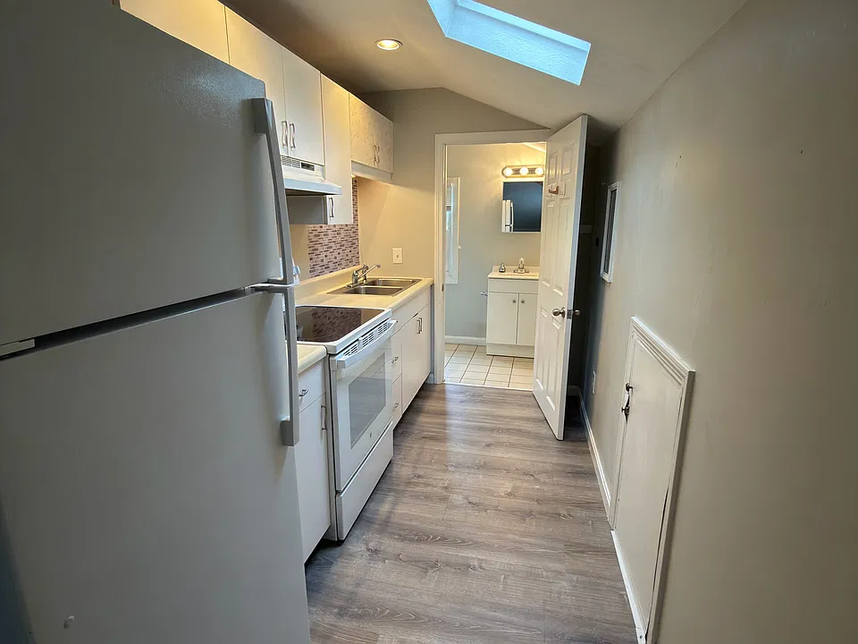 24 Greene St #3