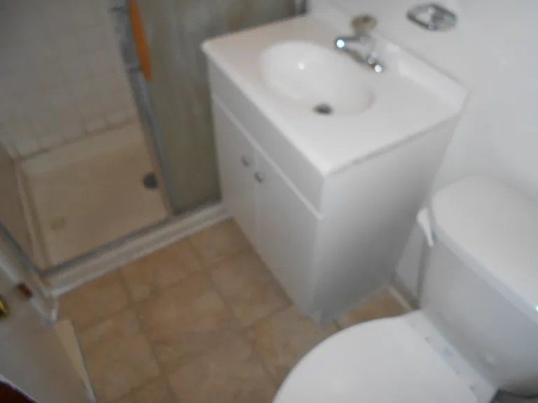 1427 E Tremont St #8 — Photo 11