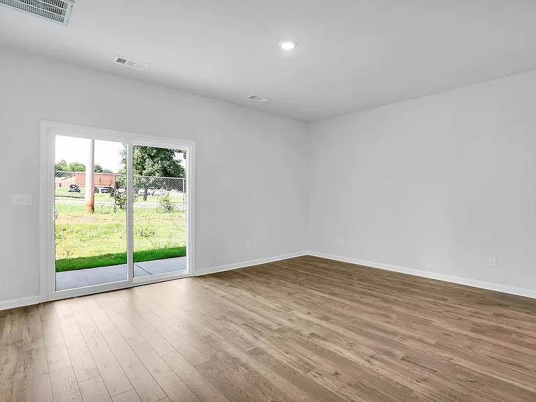 719 Ashbrook Dr — Photo 13