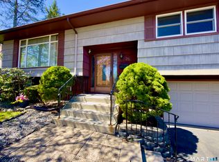 25 Greenfield Avenue, Waterbury, CT 06708