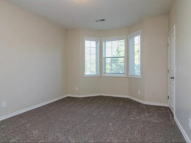 966 S Courtyard Ln — Photo 14